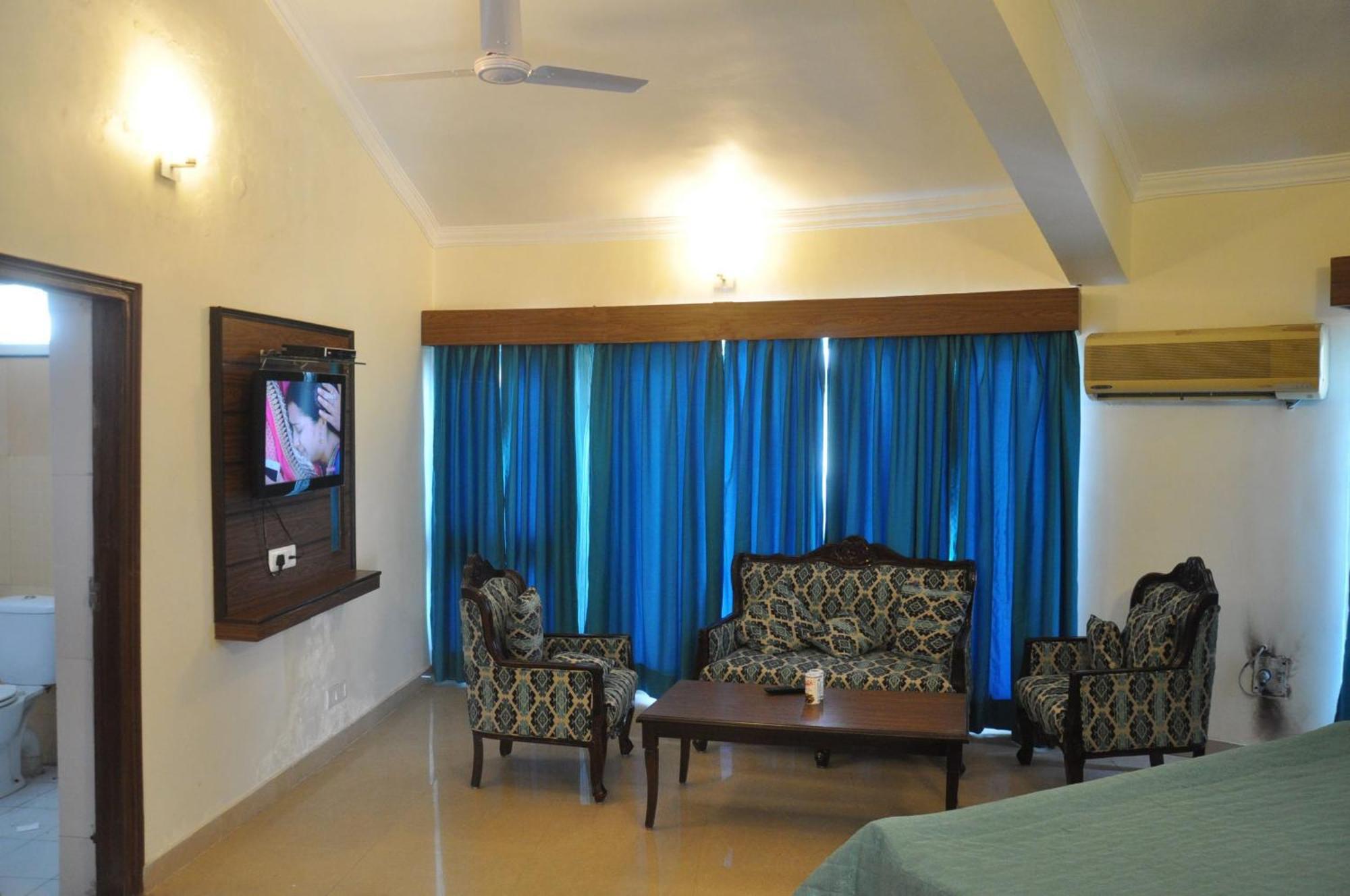 Karna Lake Tourist Resort Karnal Exterior photo